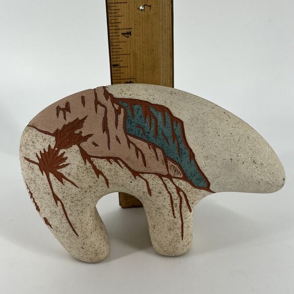 NATIVE AMERICAN HAND-ETCHED/PAINTED BEAR SCULPTURE SIGNED - Picture 8 of 13